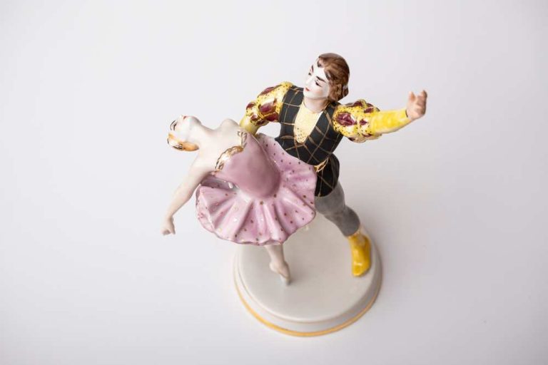 Figuras de porcelana: entre delicadeza y  creación